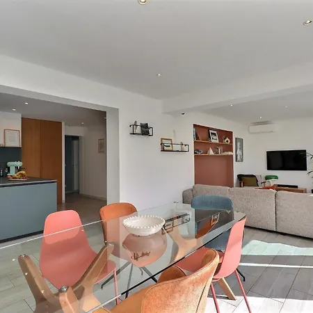 Apartment Tres Bel 4 Pieces Avec Piscine *